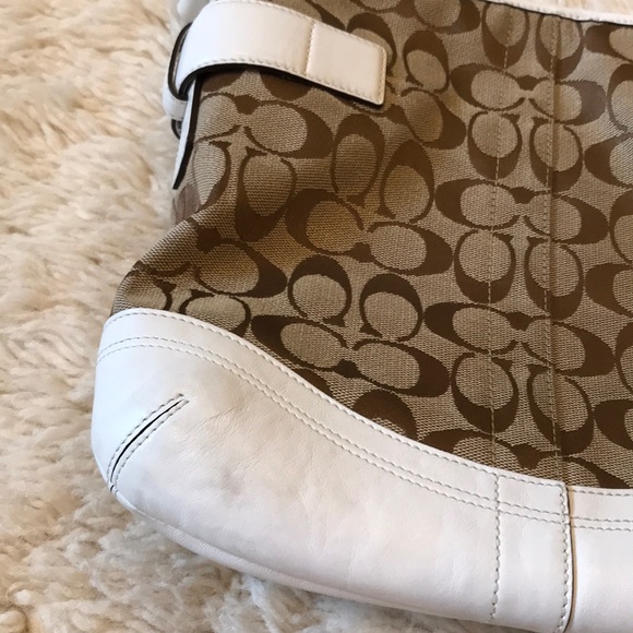 Coach shoulder bag and wristlet - Picture 3 of 6